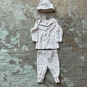 Infant matching top and bottom with Beanie outfit 3 months Carters